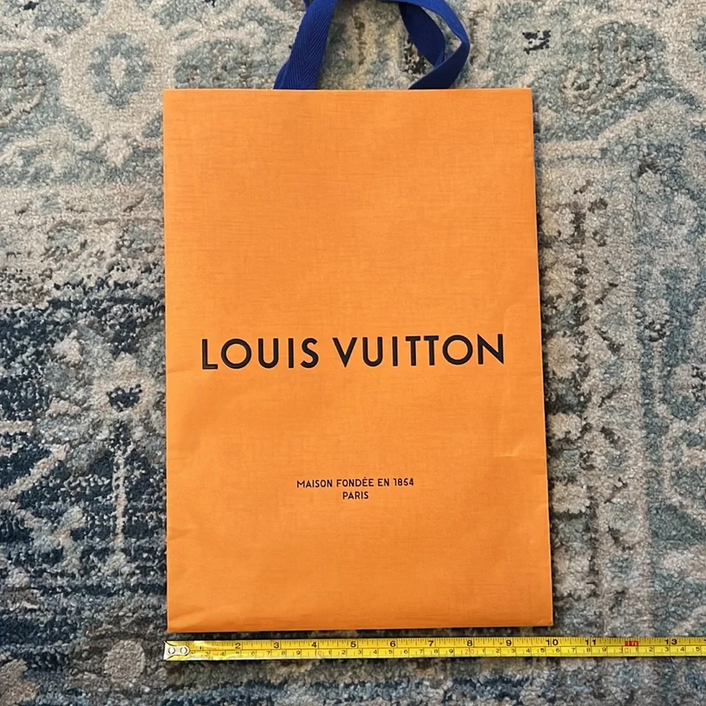 Louis Vuitton Bag - Picture 3 of 3